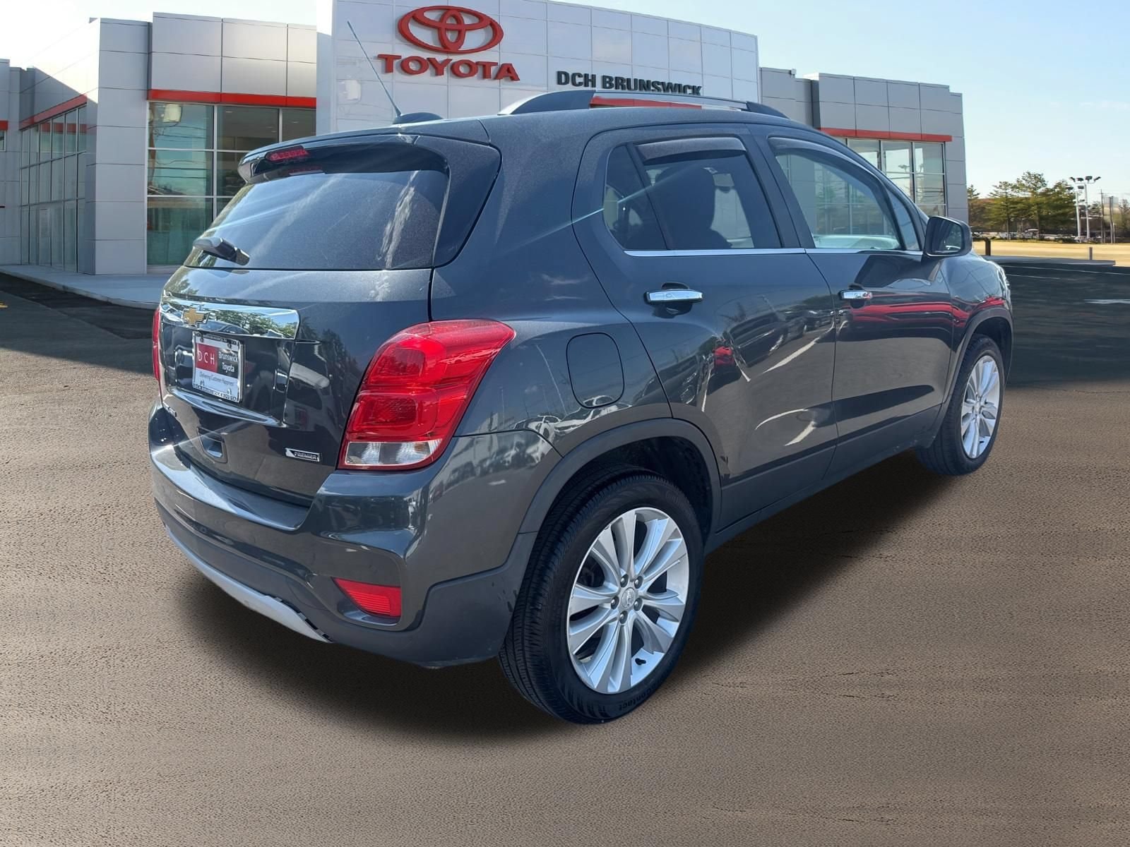 Thumbnail: 2017 Chevrolet Trax - 5