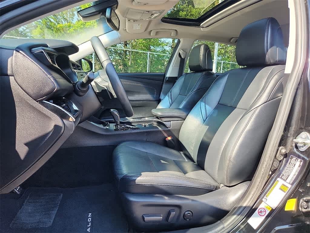 Thumbnail: 2017 Toyota Avalon - 19