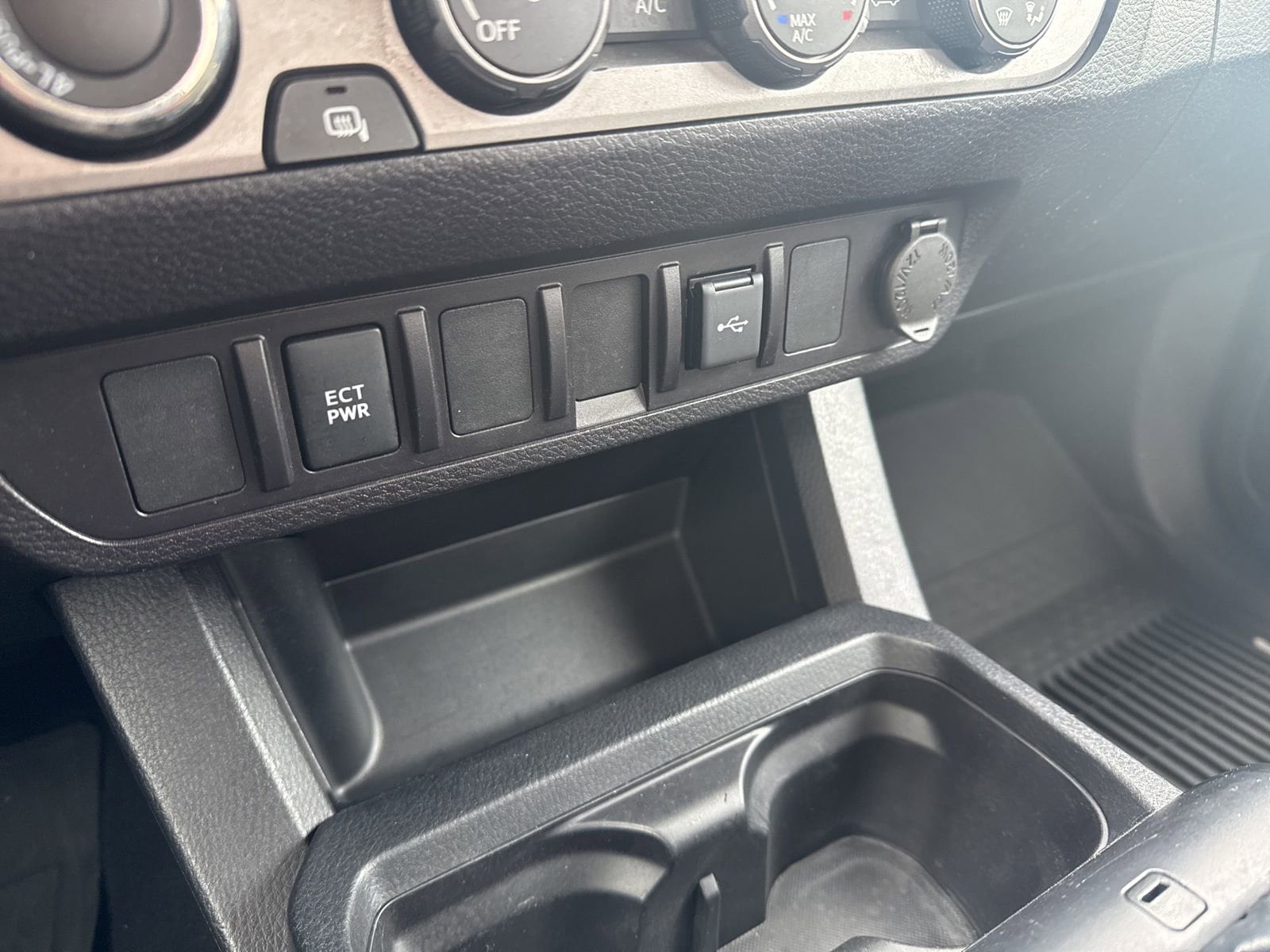 Thumbnail: 2020 Toyota Tacoma - 27