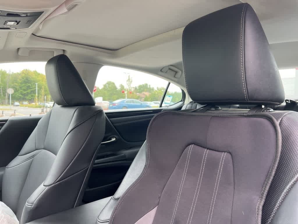 Thumbnail: 2020 Lexus ES - 13