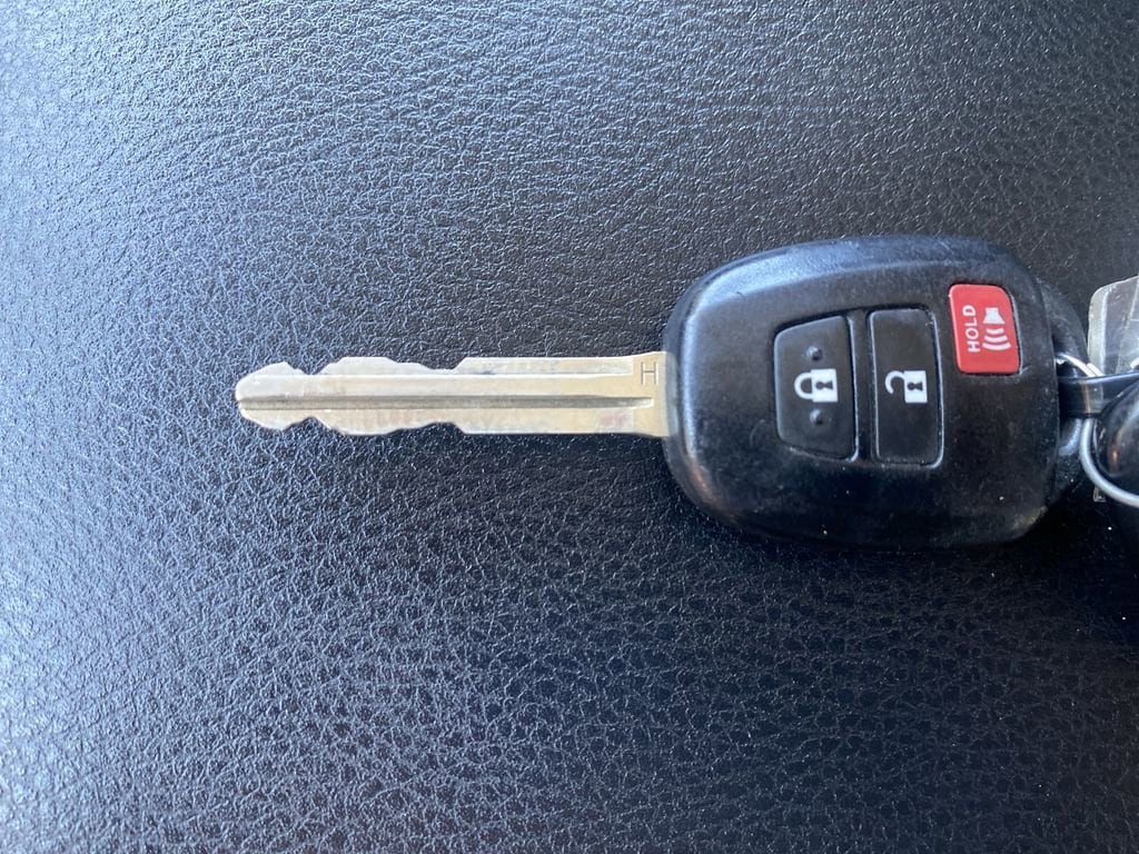 Thumbnail: 2021 Toyota Tacoma - 37