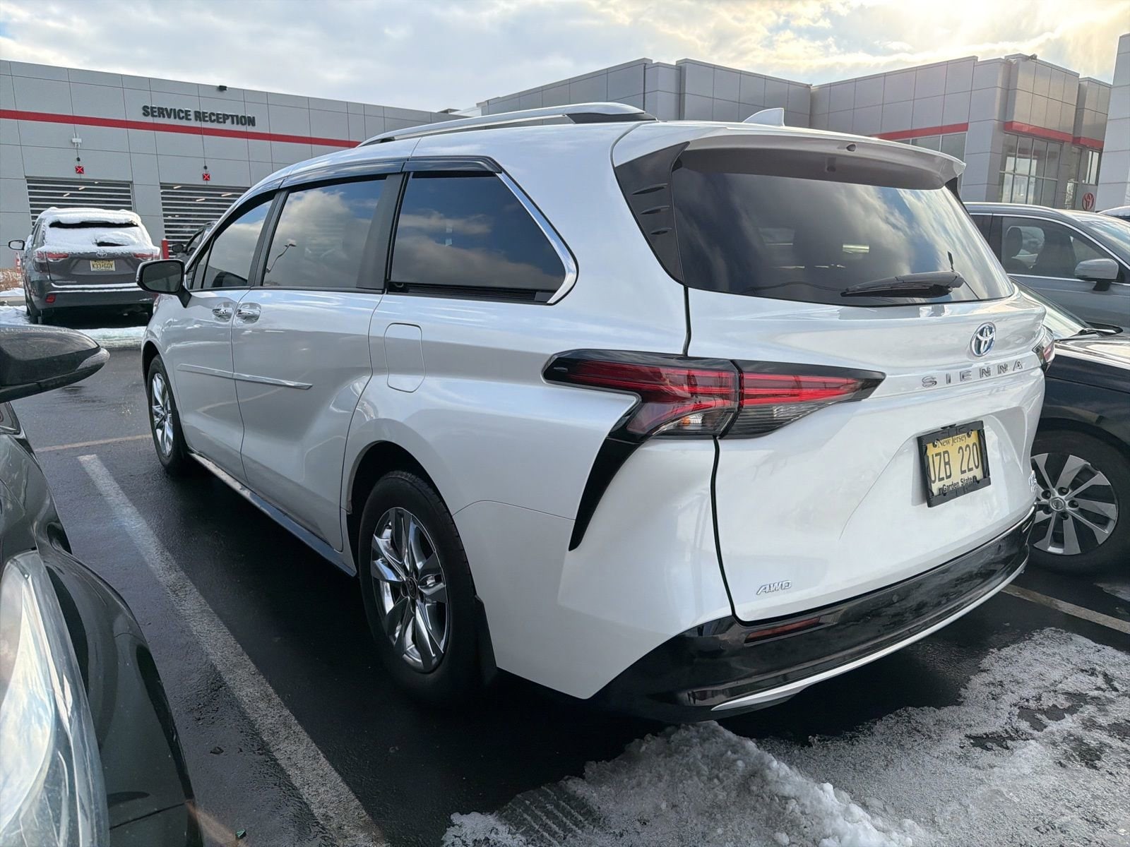 Thumbnail: 2024 Toyota Sienna - 3