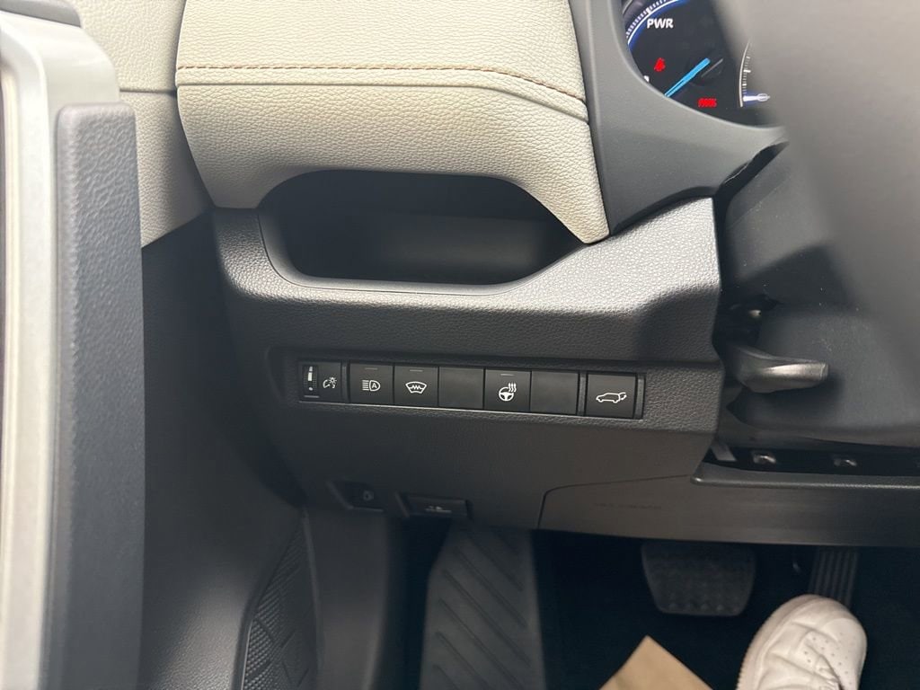 Thumbnail: 2025 Toyota RAV4 - 24