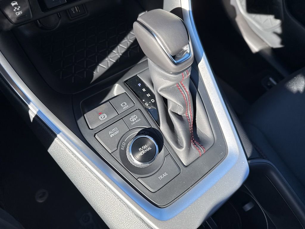 Thumbnail: 2025 Toyota RAV4 - 23