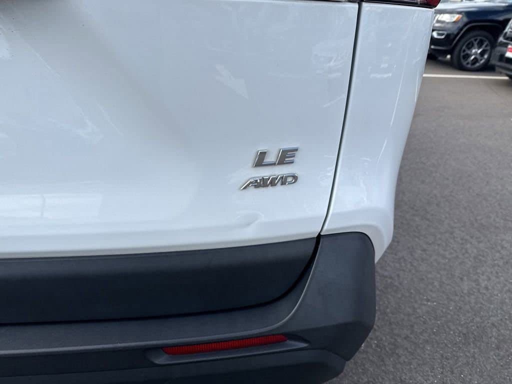 Thumbnail: 2023 Toyota RAV4 - 21