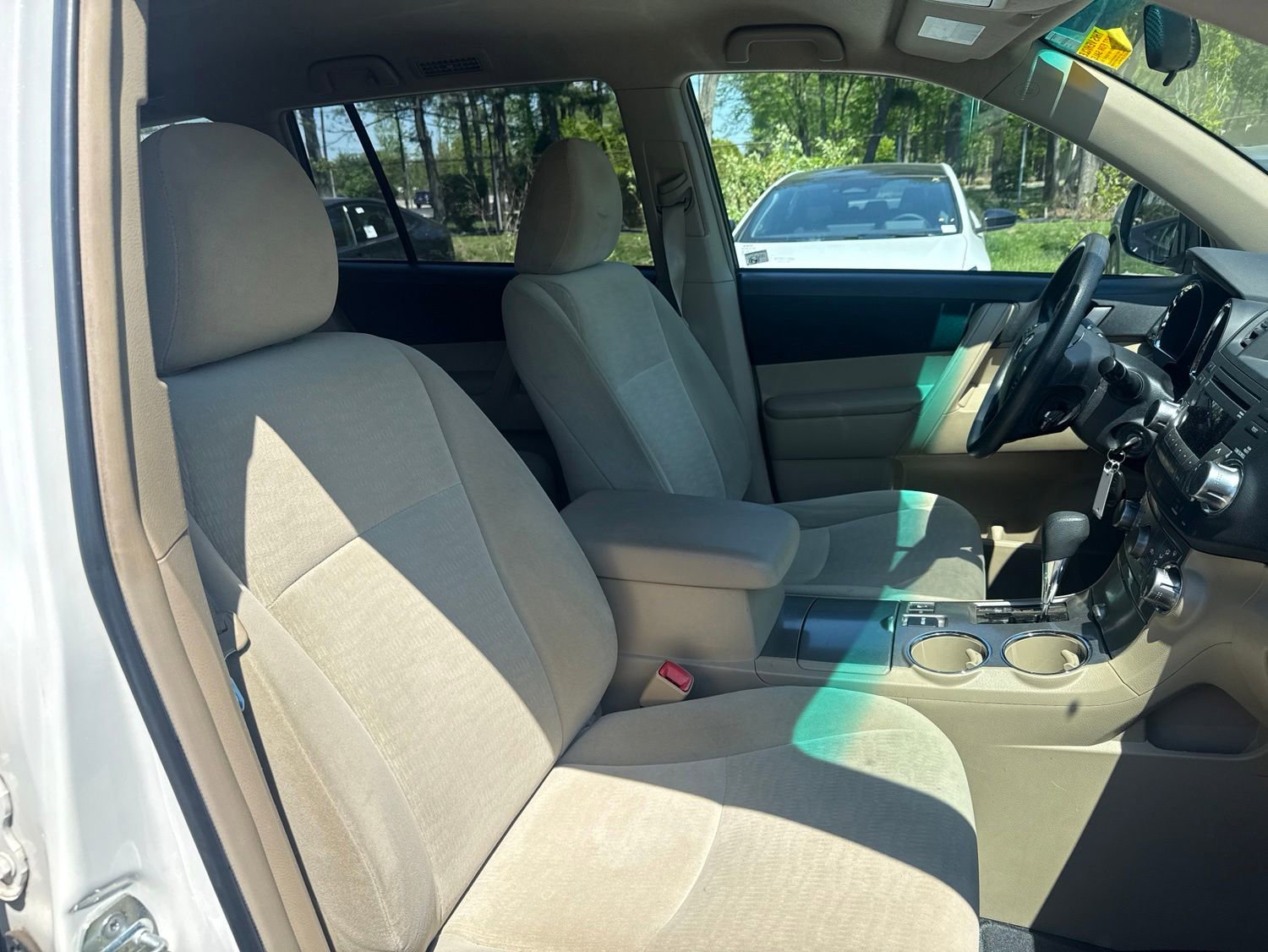 Thumbnail: 2012 Toyota Highlander - 22