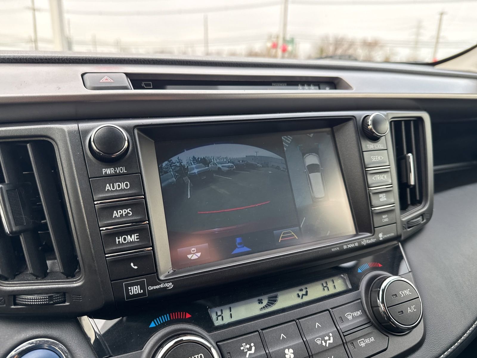 Thumbnail: 2018 Toyota RAV4 - 27