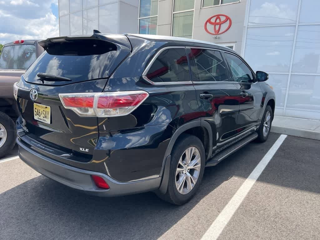Thumbnail: 2014 Toyota Highlander - 3