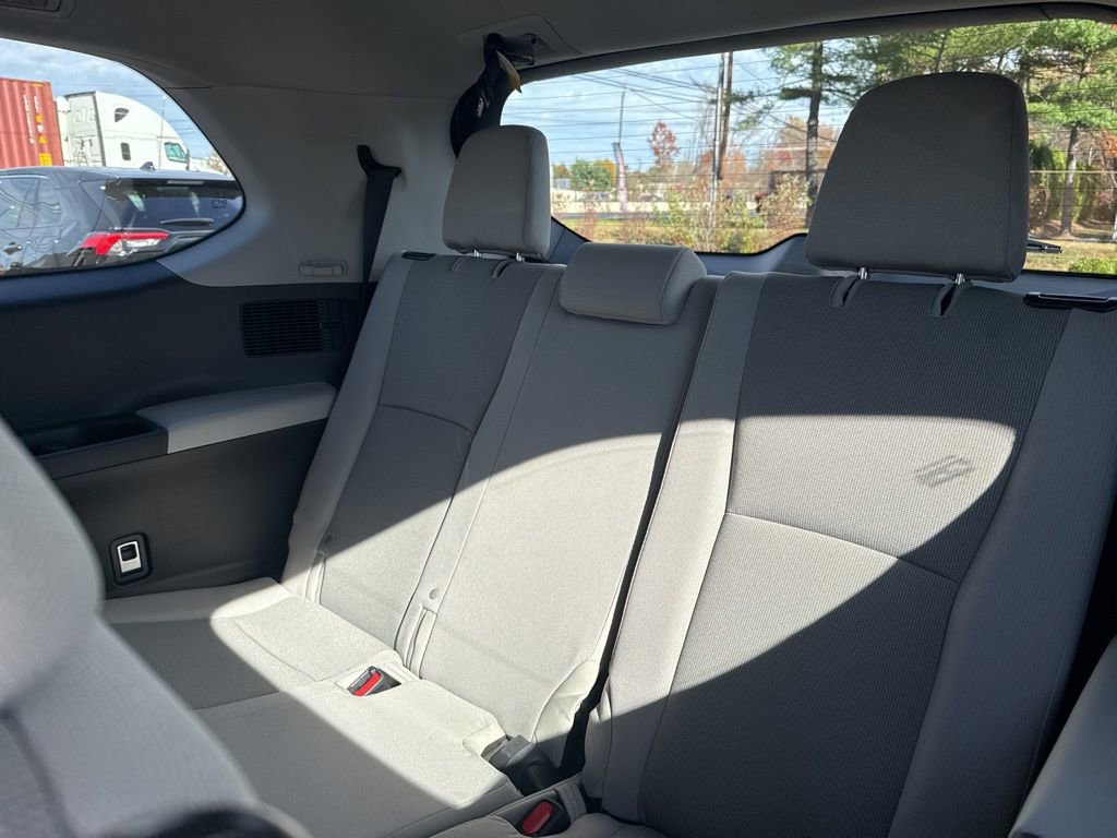 Thumbnail: 2026 Toyota Grand Highlander - 13