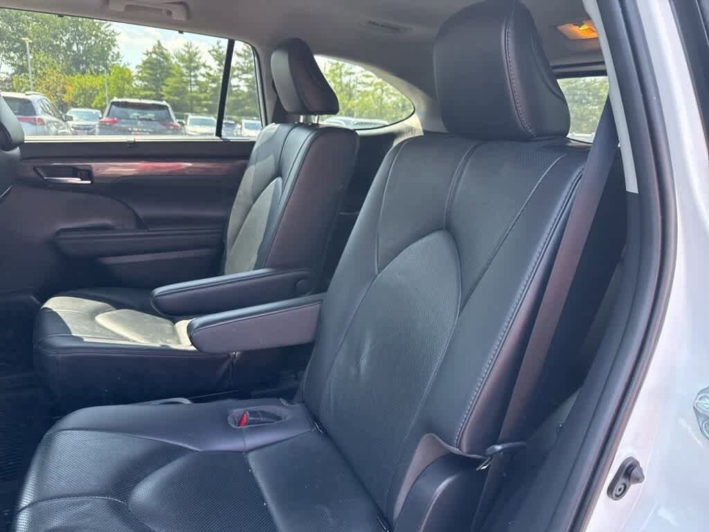 Thumbnail: 2020 Toyota Highlander - 18