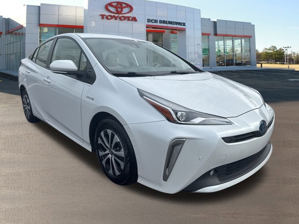 Thumbnail: 2022 Toyota Prius - 3