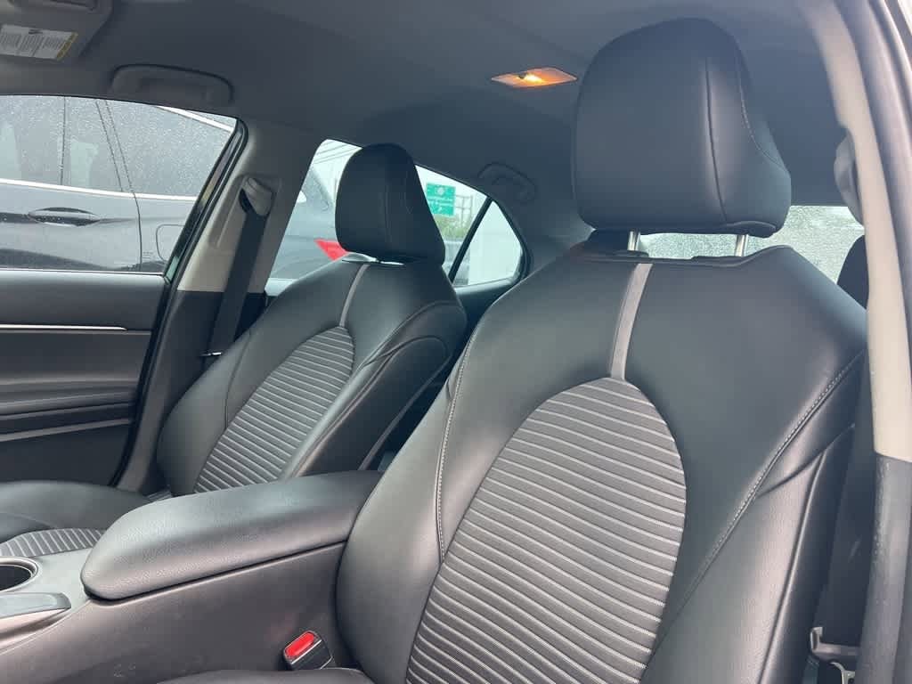 2022 Toyota Camry SE 14