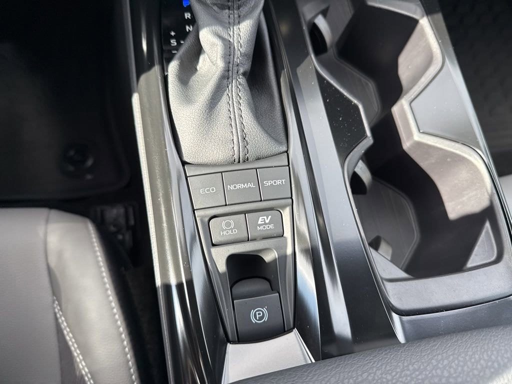 Thumbnail: 2025 Toyota Camry - 30