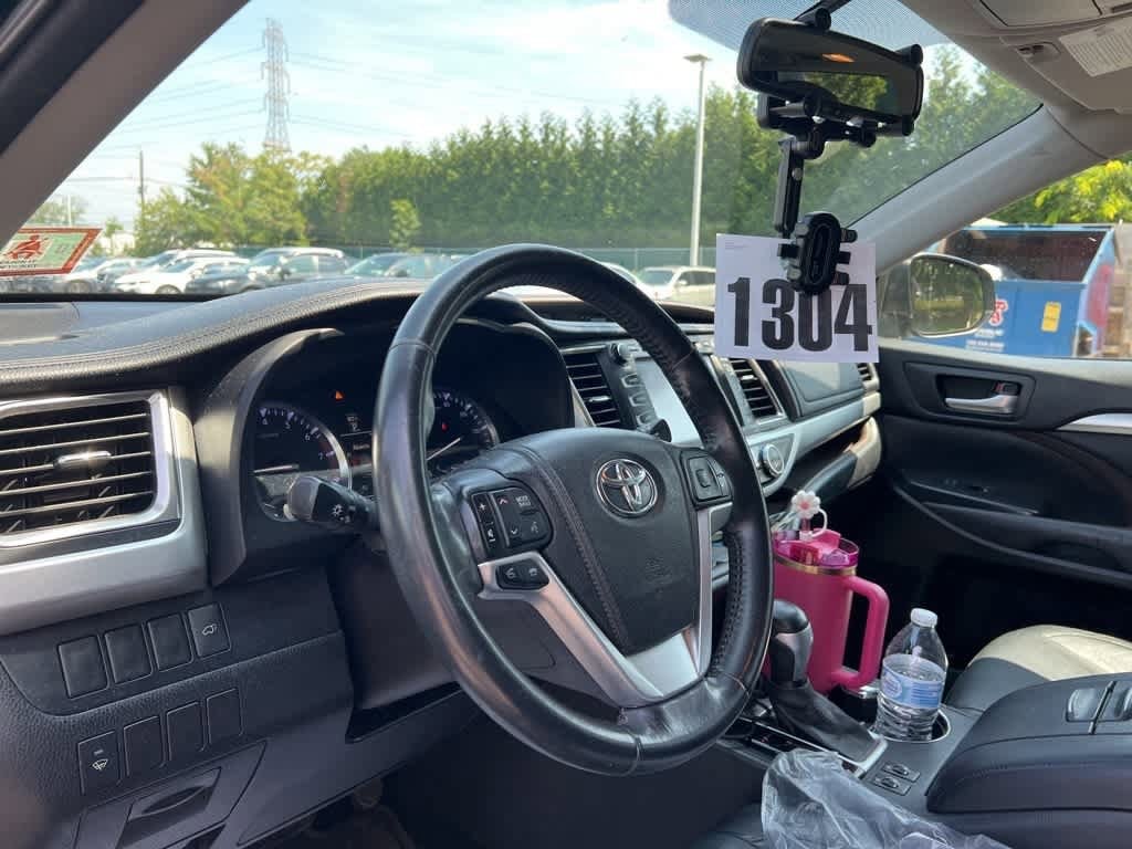 Thumbnail: 2014 Toyota Highlander - 13