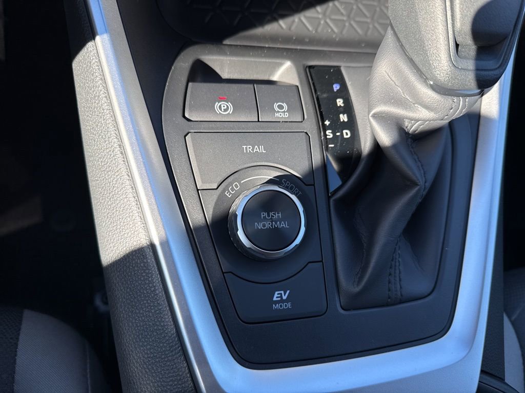 Thumbnail: 2025 Toyota RAV4 - 23