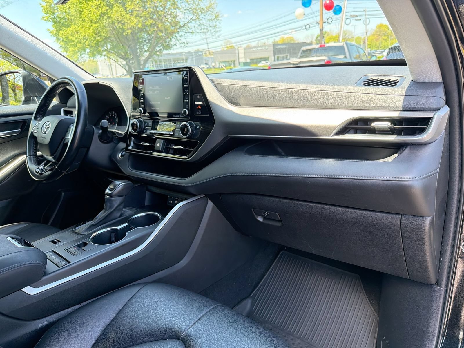 Thumbnail: 2021 Toyota Highlander - 23