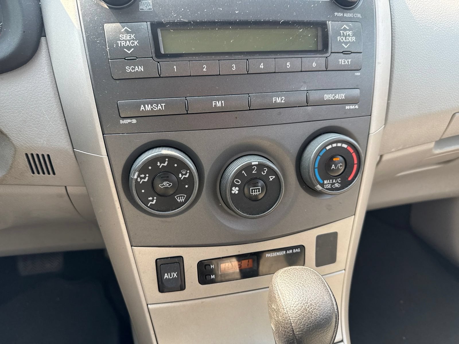 Thumbnail: 2011 Toyota Corolla - 27