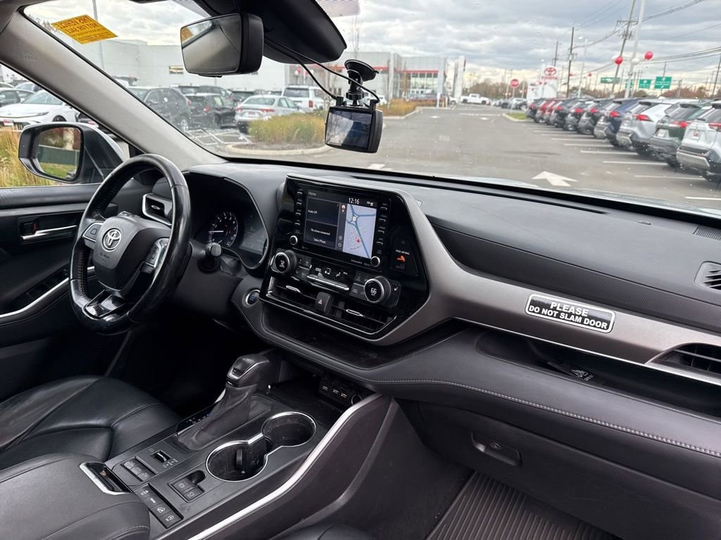 Thumbnail: 2021 Toyota Highlander - 20