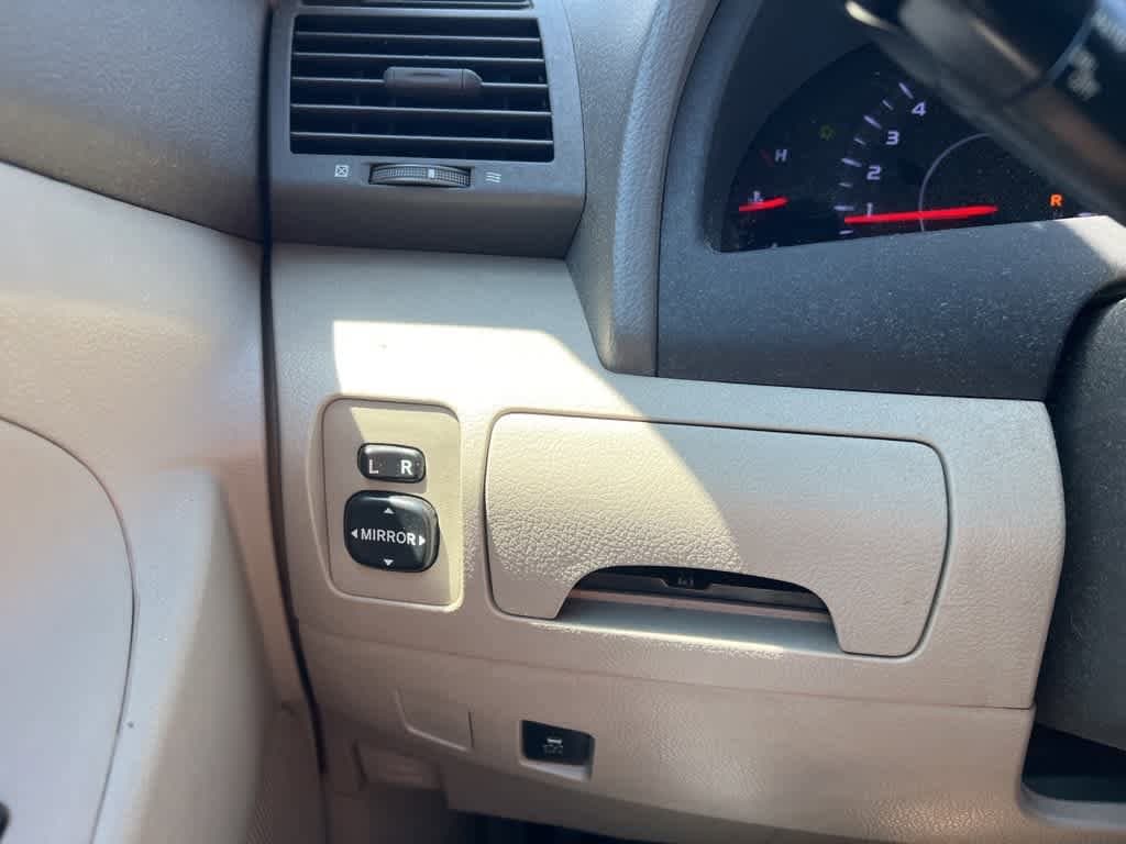 2011 Toyota Camry LE 13