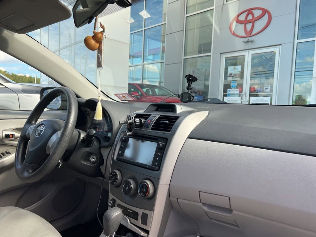 Thumbnail: 2013 Toyota Corolla - 17