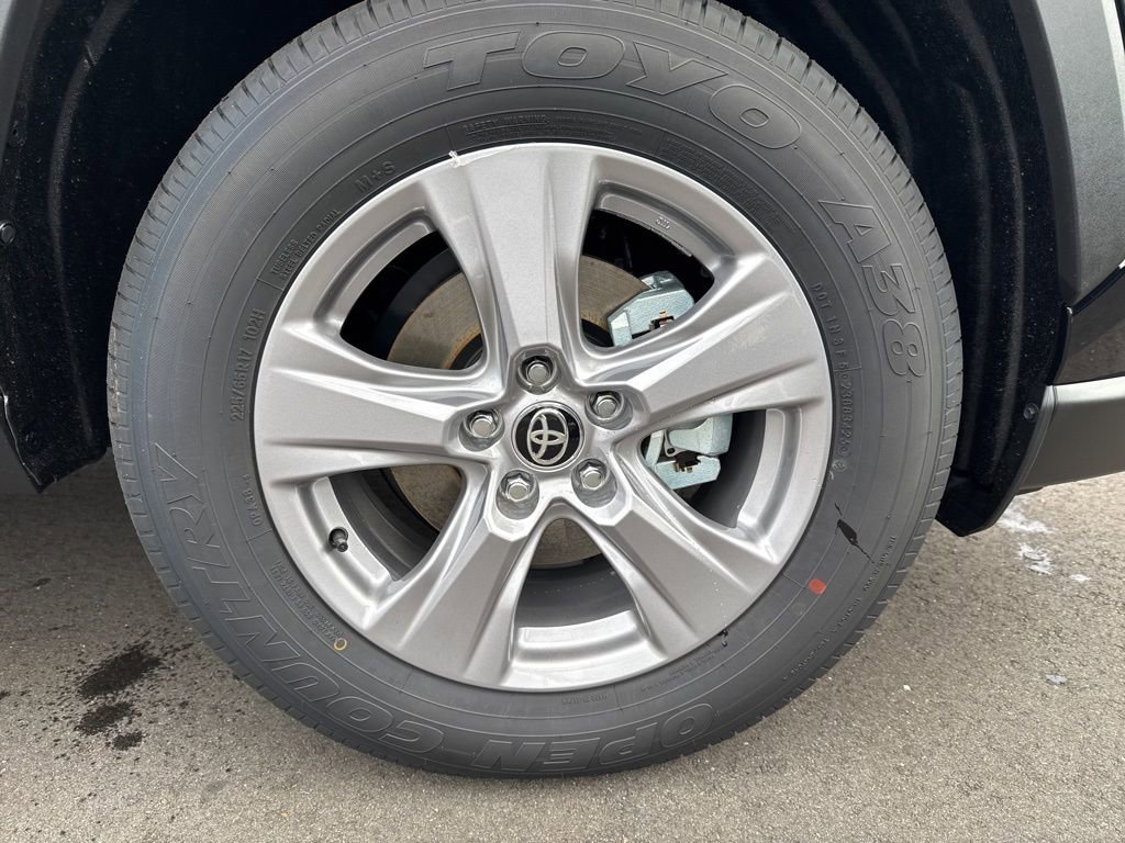 Thumbnail: 2025 Toyota RAV4 - 4