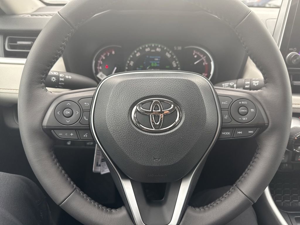 Thumbnail: 2025 Toyota RAV4 - 18