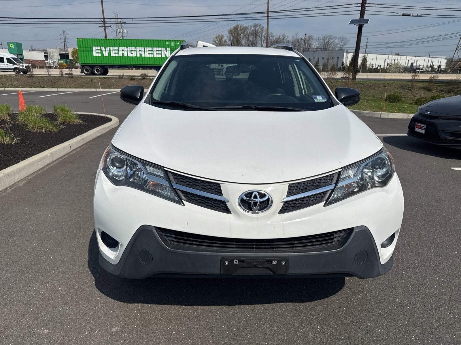 Thumbnail: 2015 Toyota RAV4 - 2