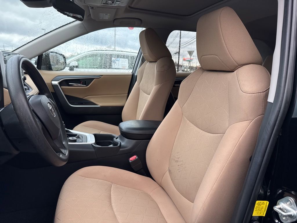 Thumbnail: 2019 Toyota RAV4 - 20