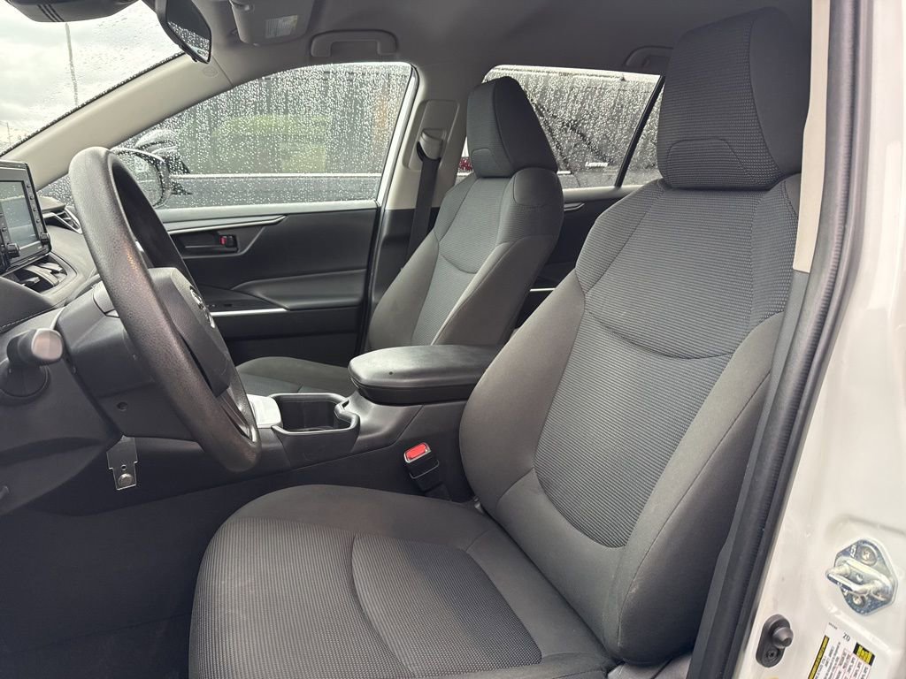 Thumbnail: 2022 Toyota RAV4 - 20