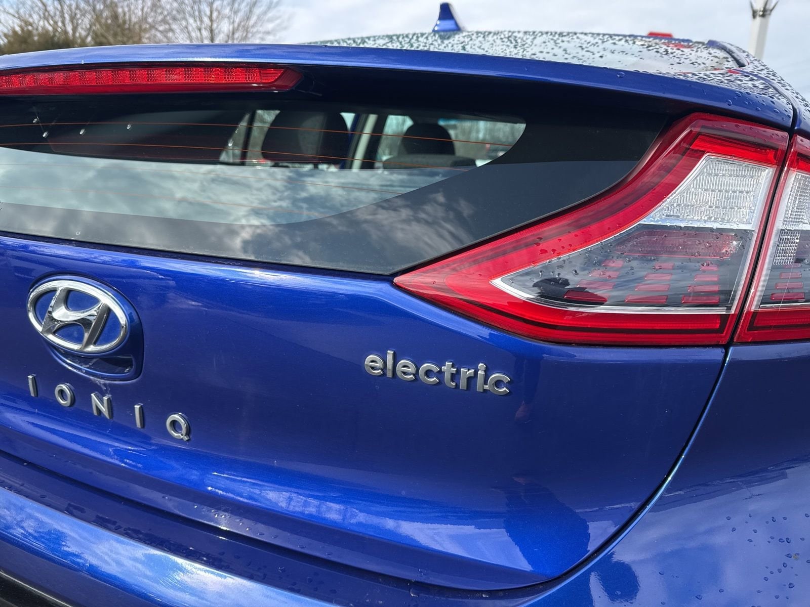 Thumbnail: 2019 Hyundai Ioniq - 14