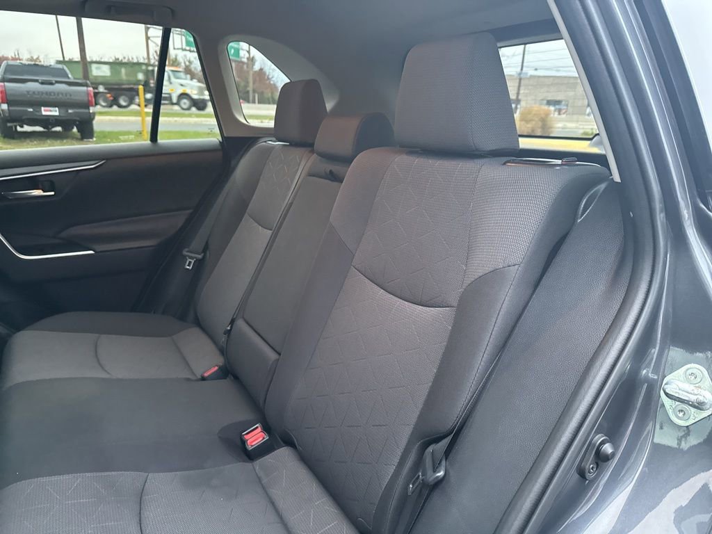 Thumbnail: 2019 Toyota RAV4 - 21