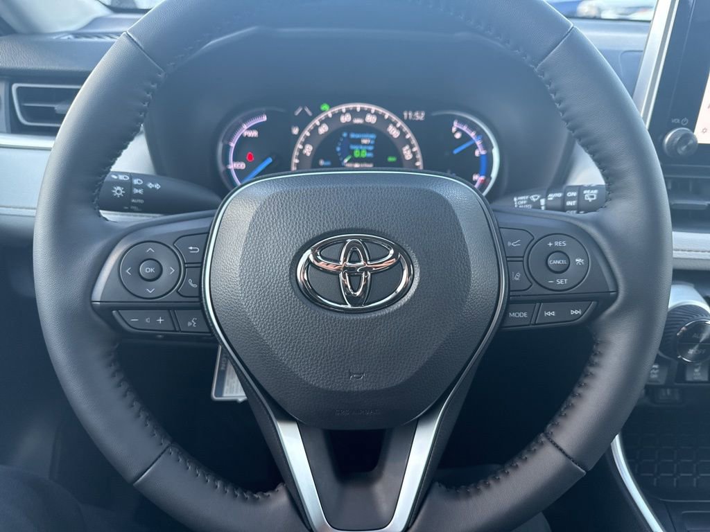 Thumbnail: 2025 Toyota RAV4 - 16