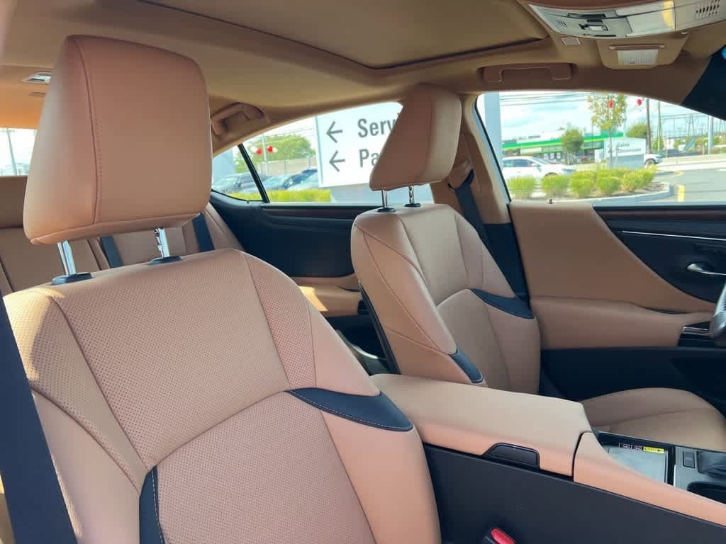 Thumbnail: 2024 Lexus ES - 19
