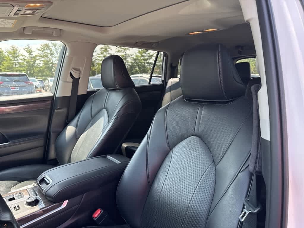 Thumbnail: 2020 Toyota Highlander - 17