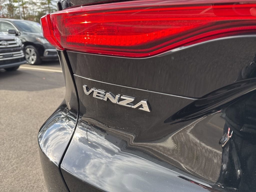 Thumbnail: 2023 Toyota Venza - 14