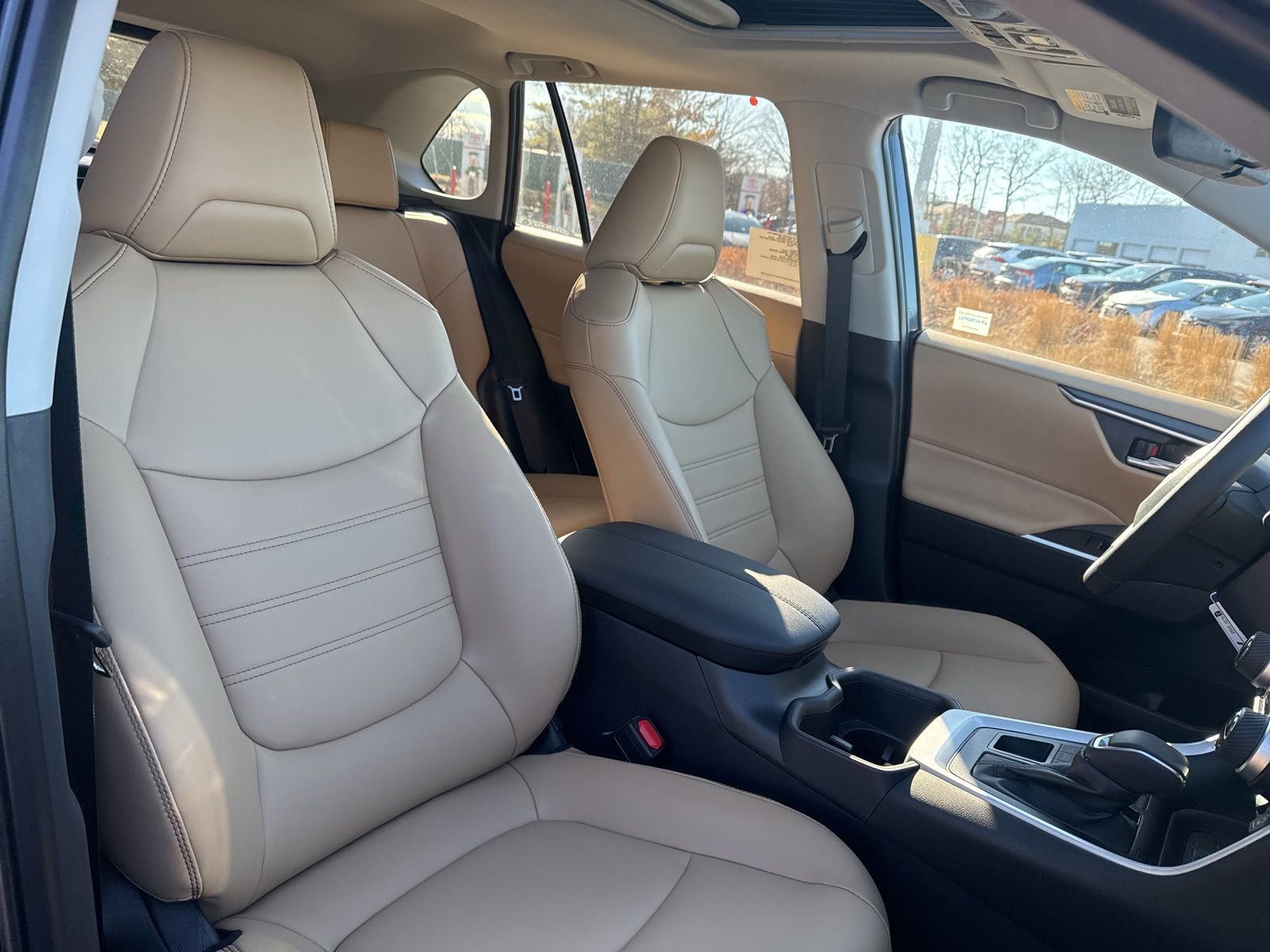 Thumbnail: 2025 Toyota RAV4 - 14