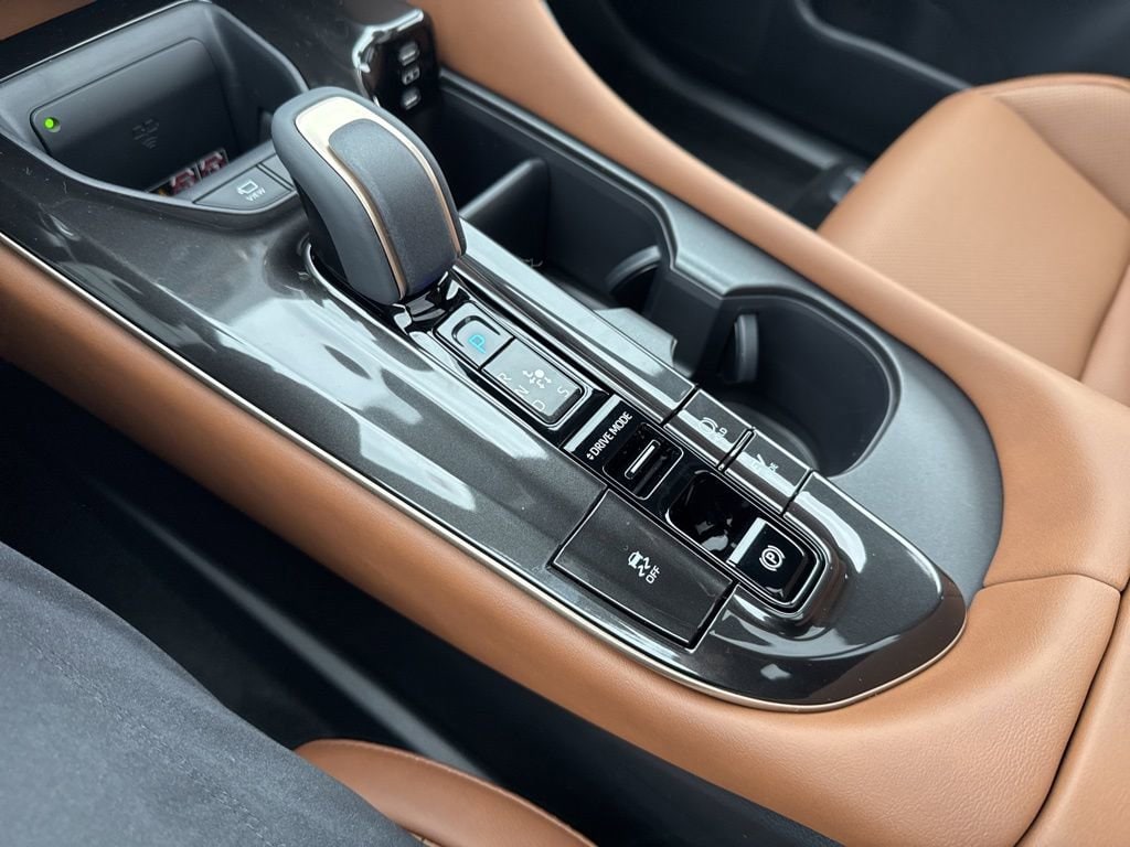 Thumbnail: 2025 Toyota Crown Signia - 23