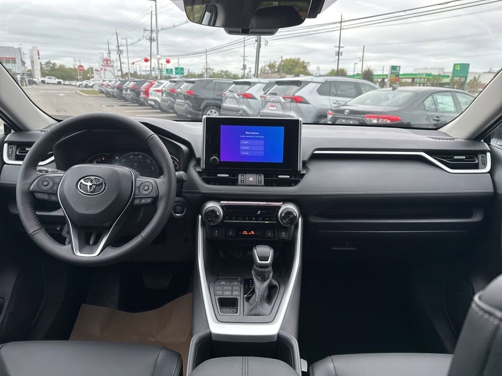Thumbnail: 2025 Toyota RAV4 - 17