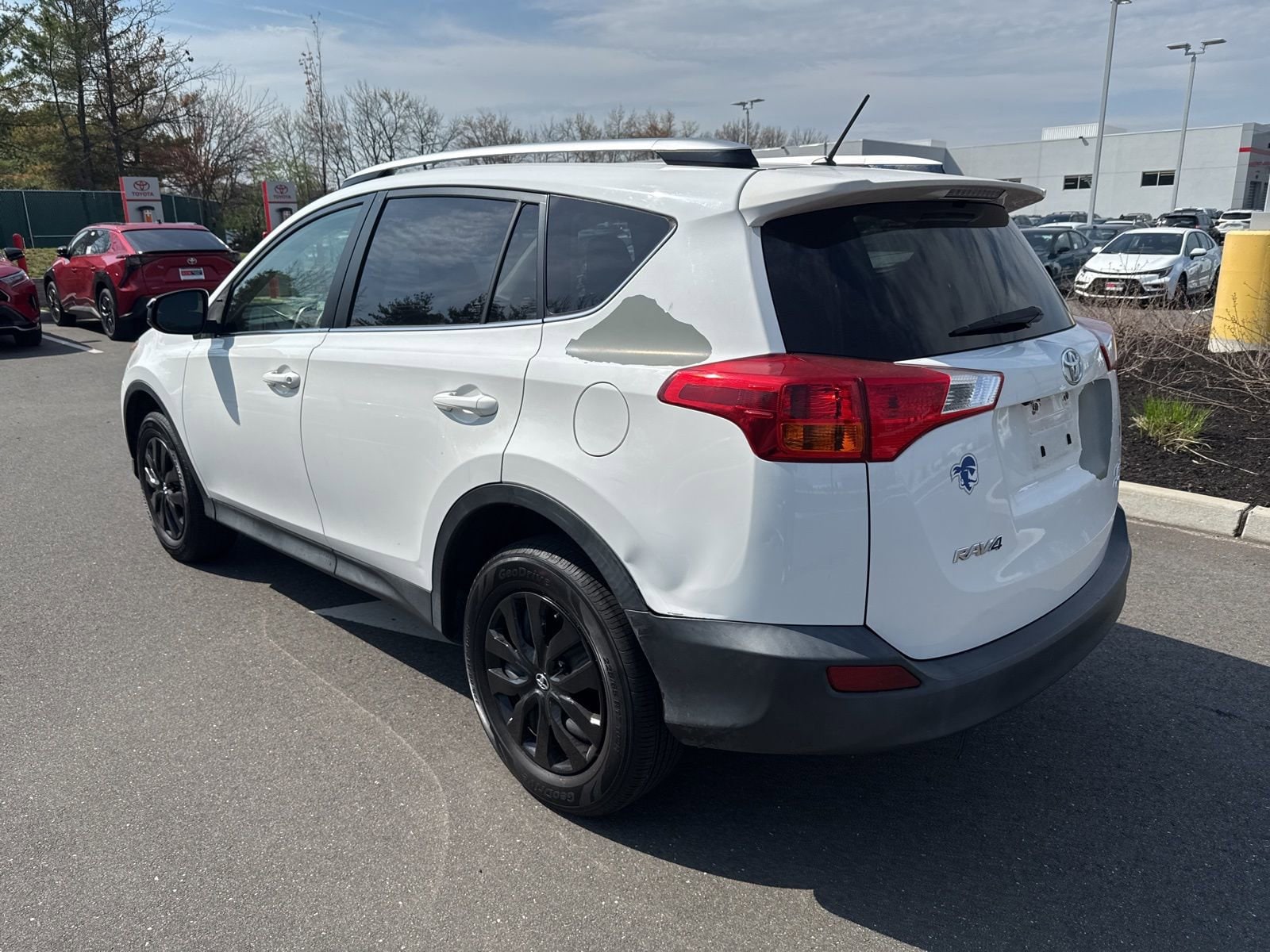 Thumbnail: 2015 Toyota RAV4 - 6