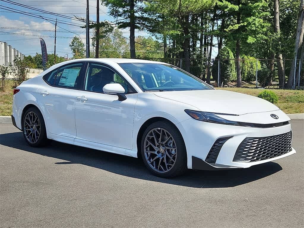 2025 Toyota Camry SE photo 2