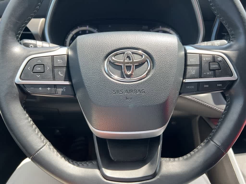 Thumbnail: 2022 Toyota Highlander - 19