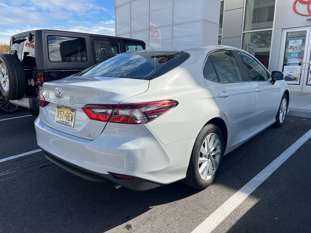 Thumbnail: 2022 Toyota Camry - 3