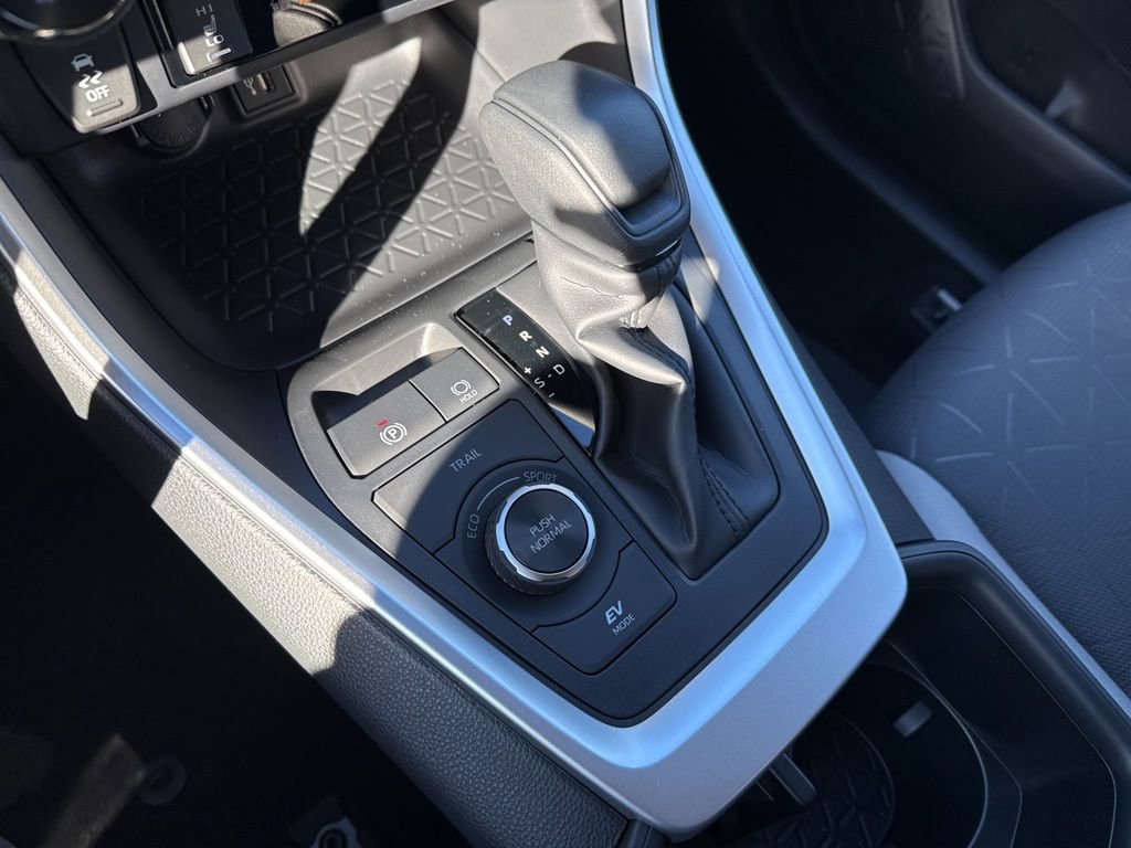 Thumbnail: 2025 Toyota RAV4 - 24