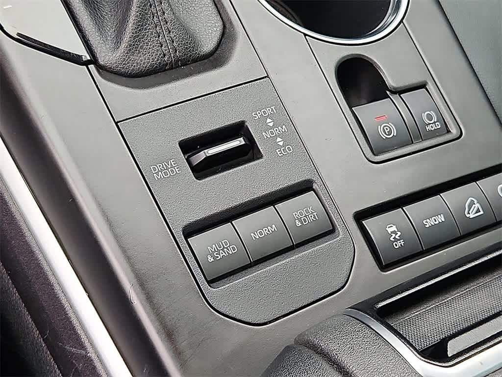 Thumbnail: 2021 Toyota Highlander - 32