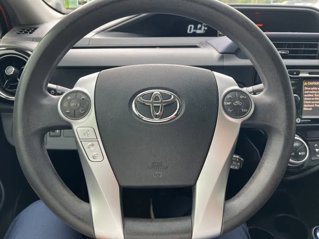 Thumbnail: 2015 Toyota Prius c - 14