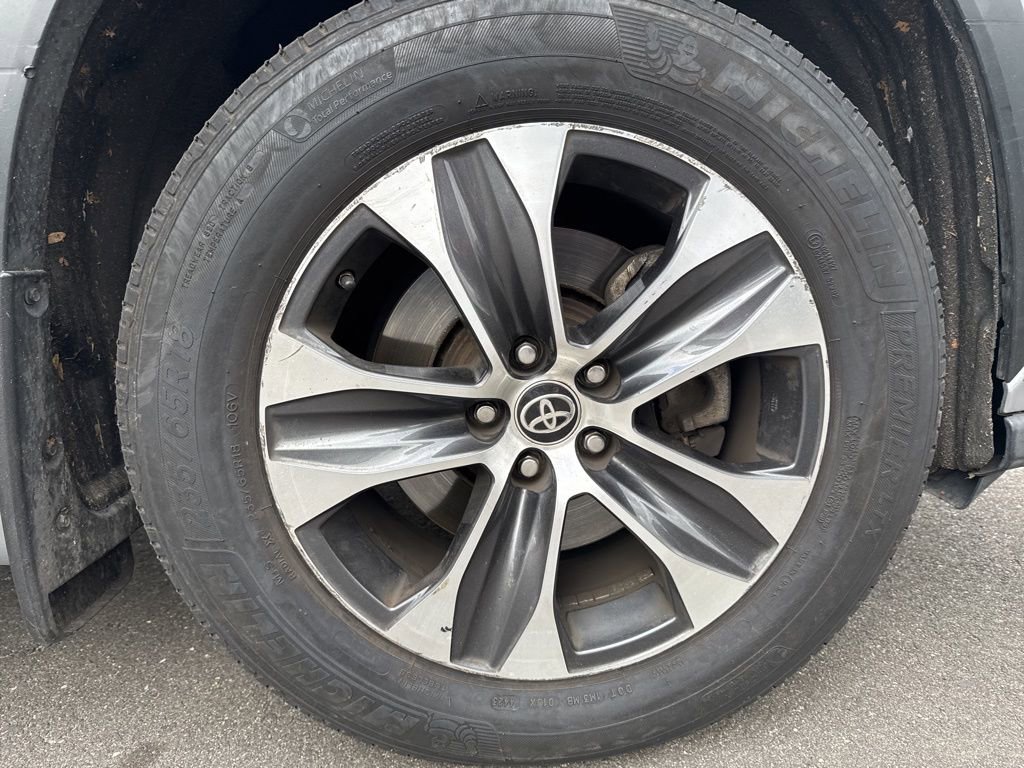 Thumbnail: 2021 Toyota Highlander - 15