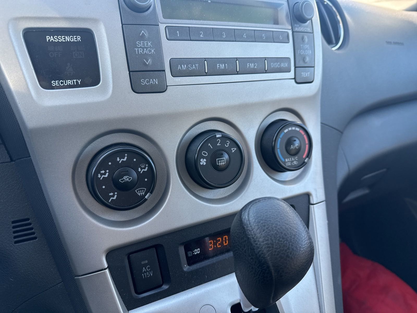 Thumbnail: 2010 Toyota Matrix - 25