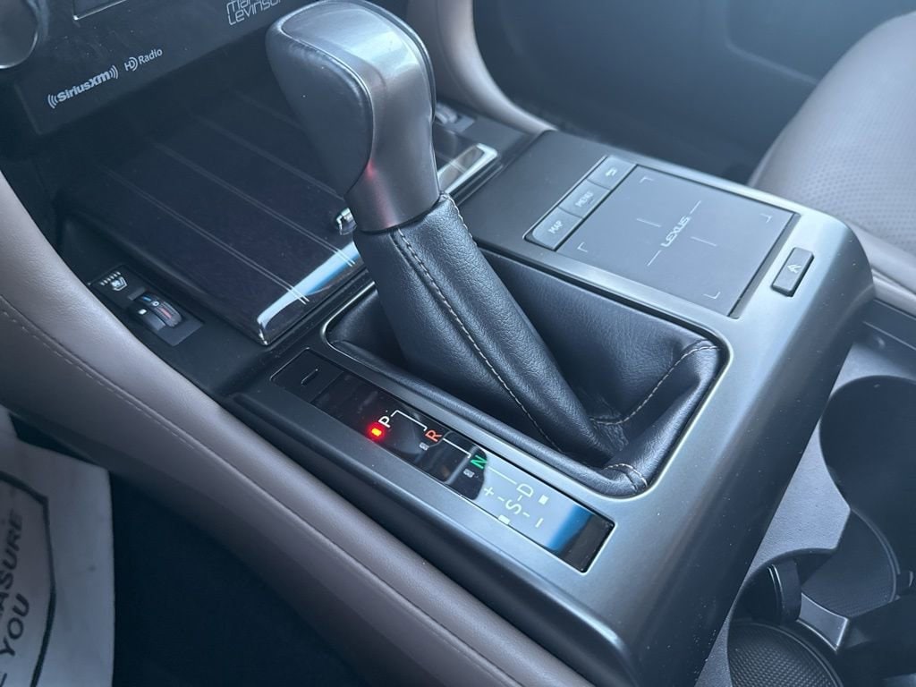 Thumbnail: 2022 Lexus GX - 30