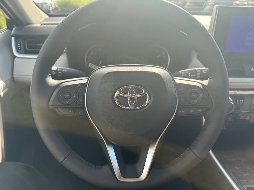 Thumbnail: 2025 Toyota RAV4 - 17