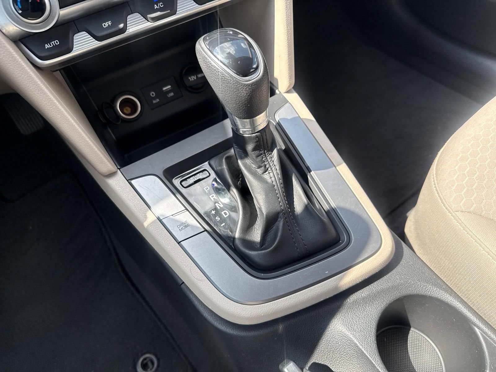 Thumbnail: 2020 Hyundai Elantra - 27